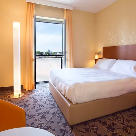 Unahotels Mediterraneo Hotel 4*