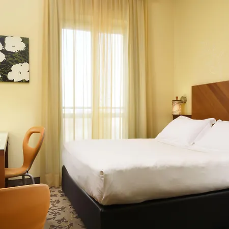 Unahotels Mediterraneo Hotel 4*