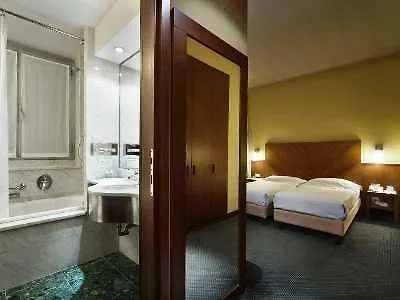Unahotels Mediterraneo 4* Milán