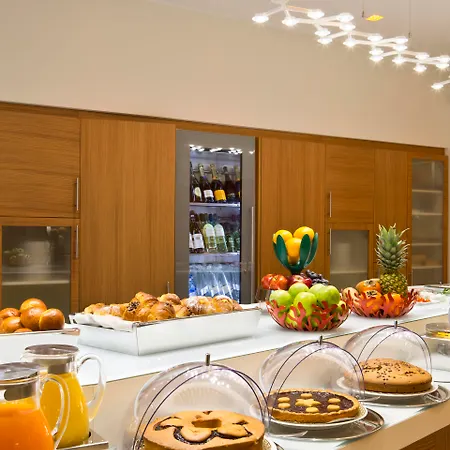 Unahotels Mediterraneo Hotel 4*