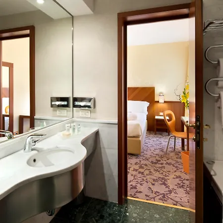 Unahotels Mediterraneo 4*