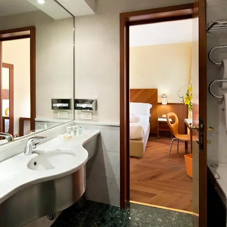 Hotel Unahotels Mediterraneo Milán